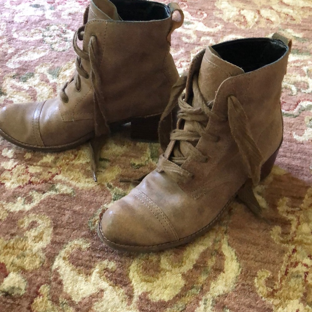 Dv by dolce vita booties
